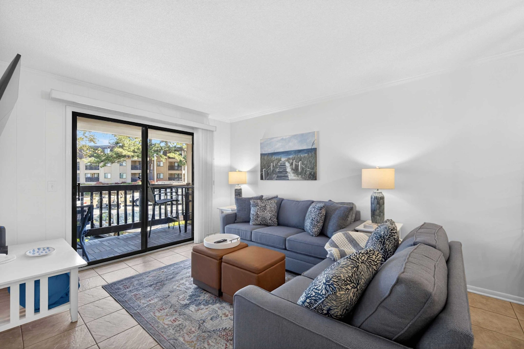 Tennis Villa G6 - 2BR Beach Retreat Walk to Beach