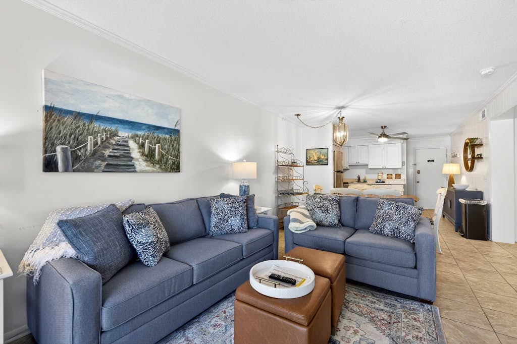 Tennis Villa G6 - 2BR Beach Retreat Walk to Beach