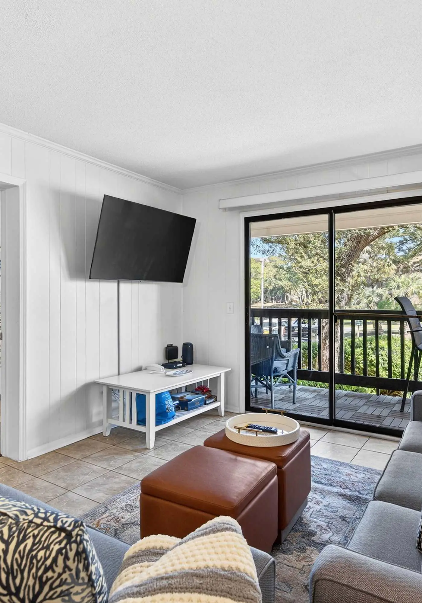 Tennis Villa G6 - 2BR Beach Retreat Walk to Beach