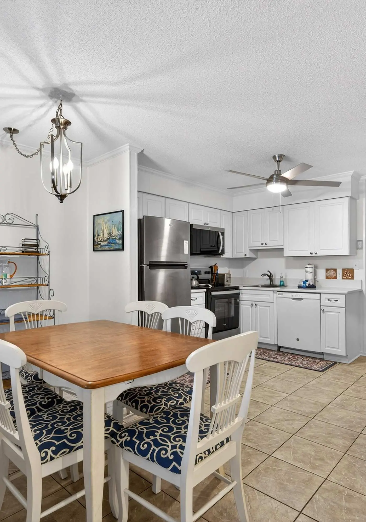 Tennis Villa G6 - 2BR Beach Retreat Walk to Beach