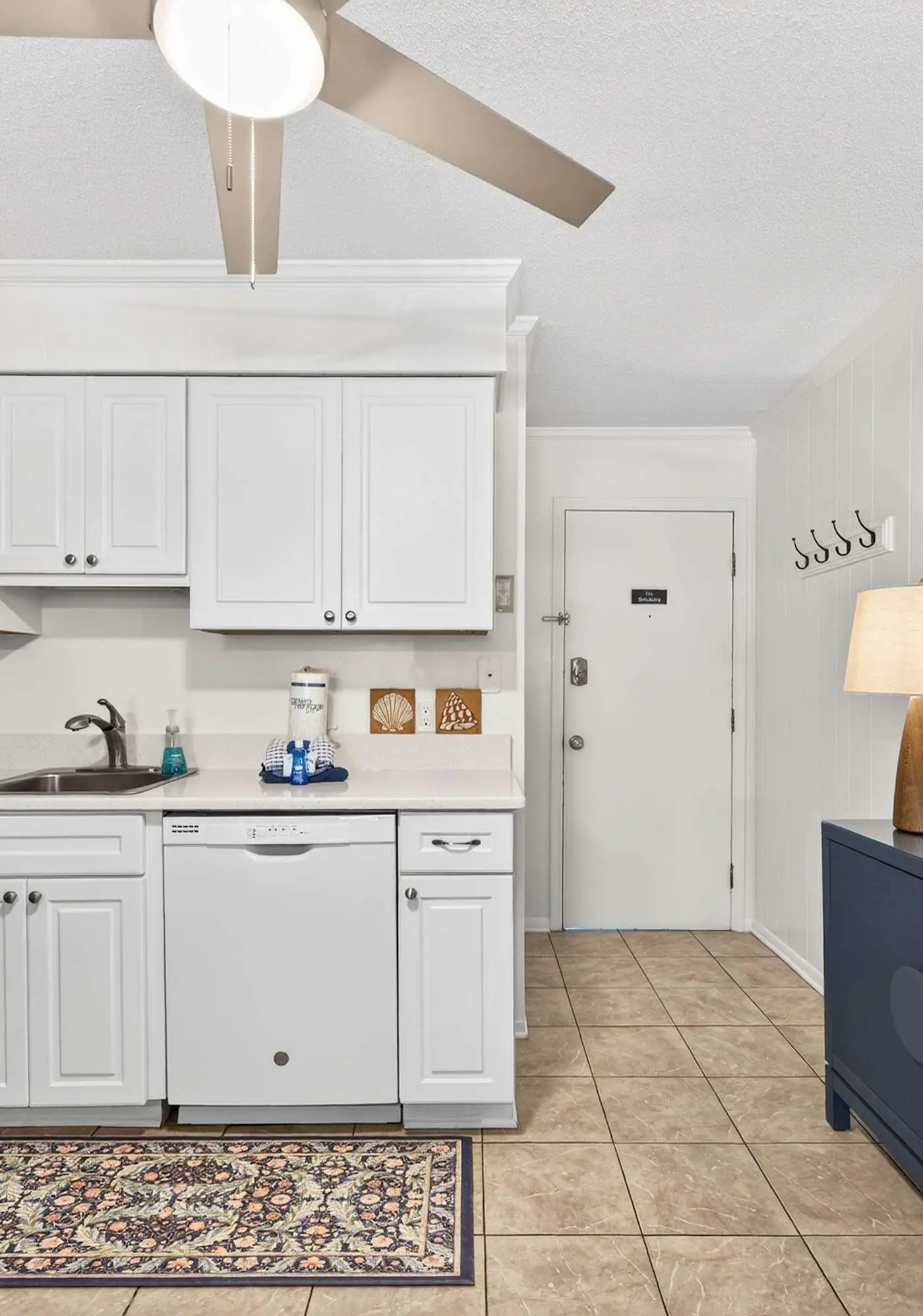 Tennis Villa G6 - 2BR Beach Retreat Walk to Beach