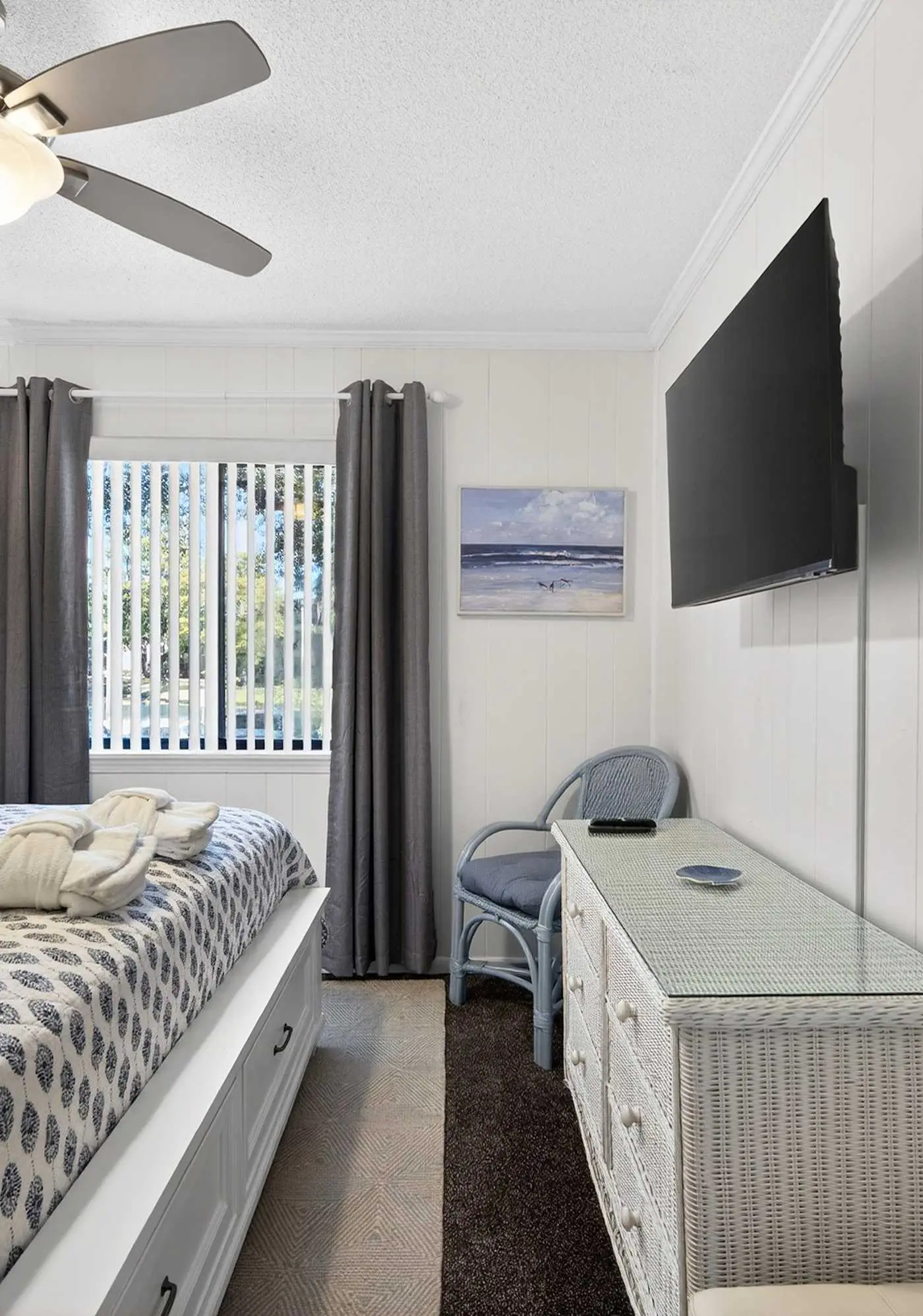 Tennis Villa G6 - 2BR Beach Retreat Walk to Beach