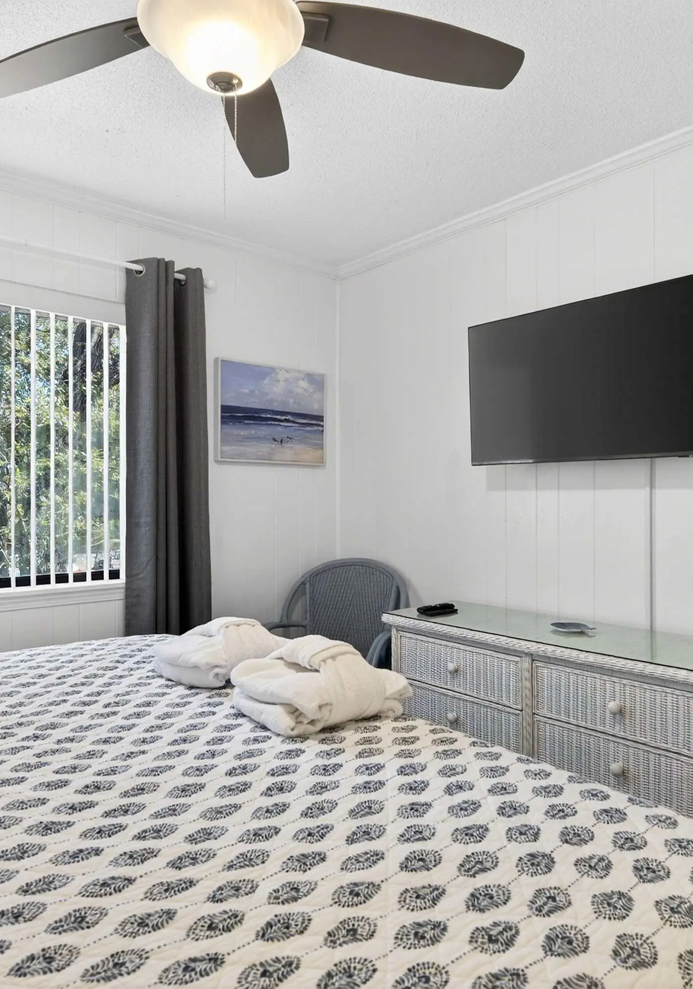Tennis Villa G6 - 2BR Beach Retreat Walk to Beach