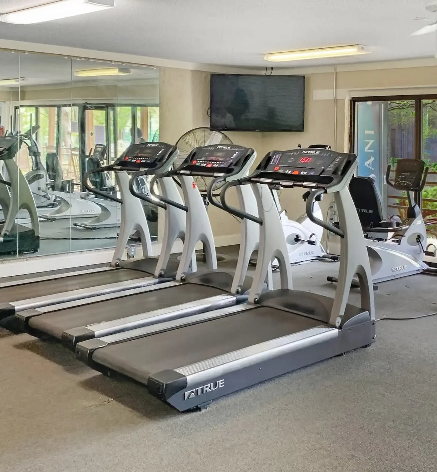 Tennis Villa G6 - 2BR Beach Retreat Walk to Beach