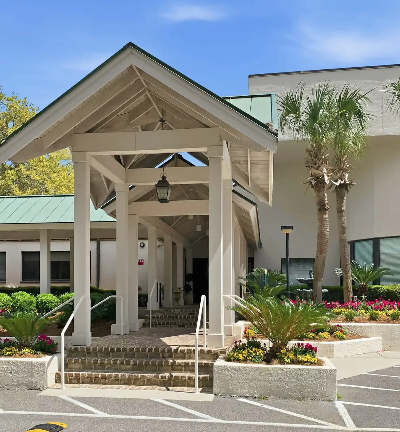 Tennis Villa G6 - 2BR Beach Retreat Walk to Beach