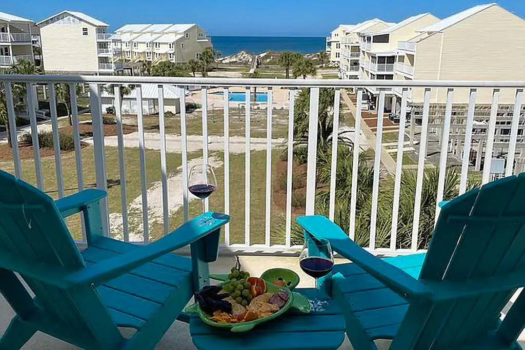 Personal Tesla Charger, Beach, Pool & Playground!