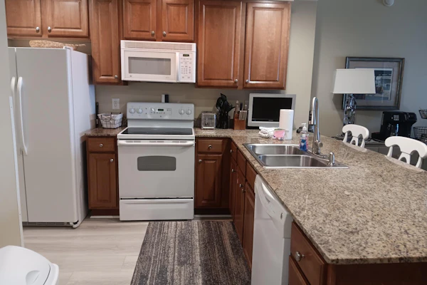 Coastal condo, close to beaches, shared pools