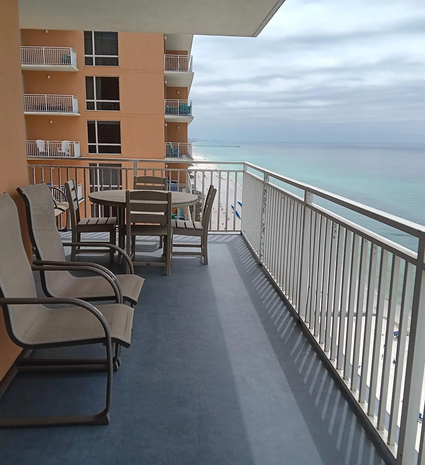 Coastal condo, close to beaches, shared pools