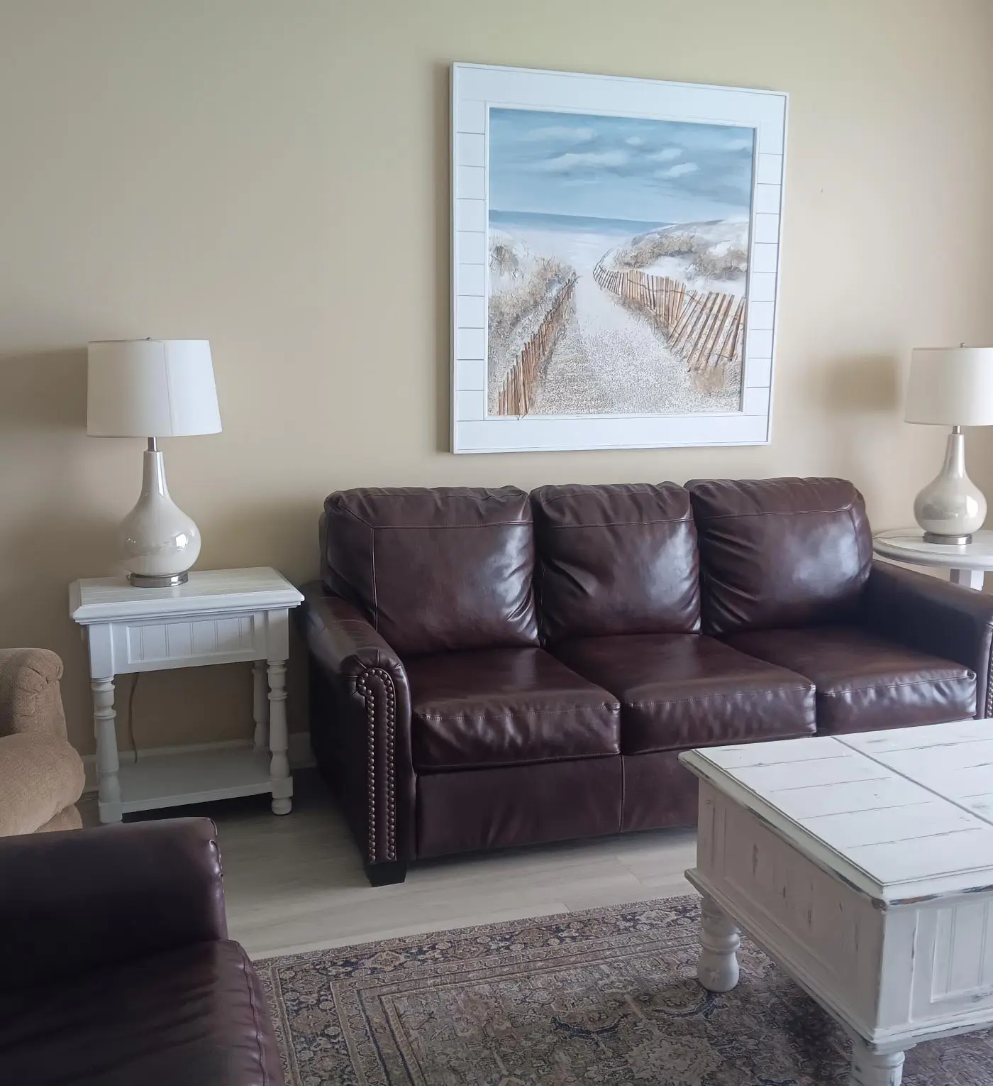Coastal condo, close to beaches, shared pools