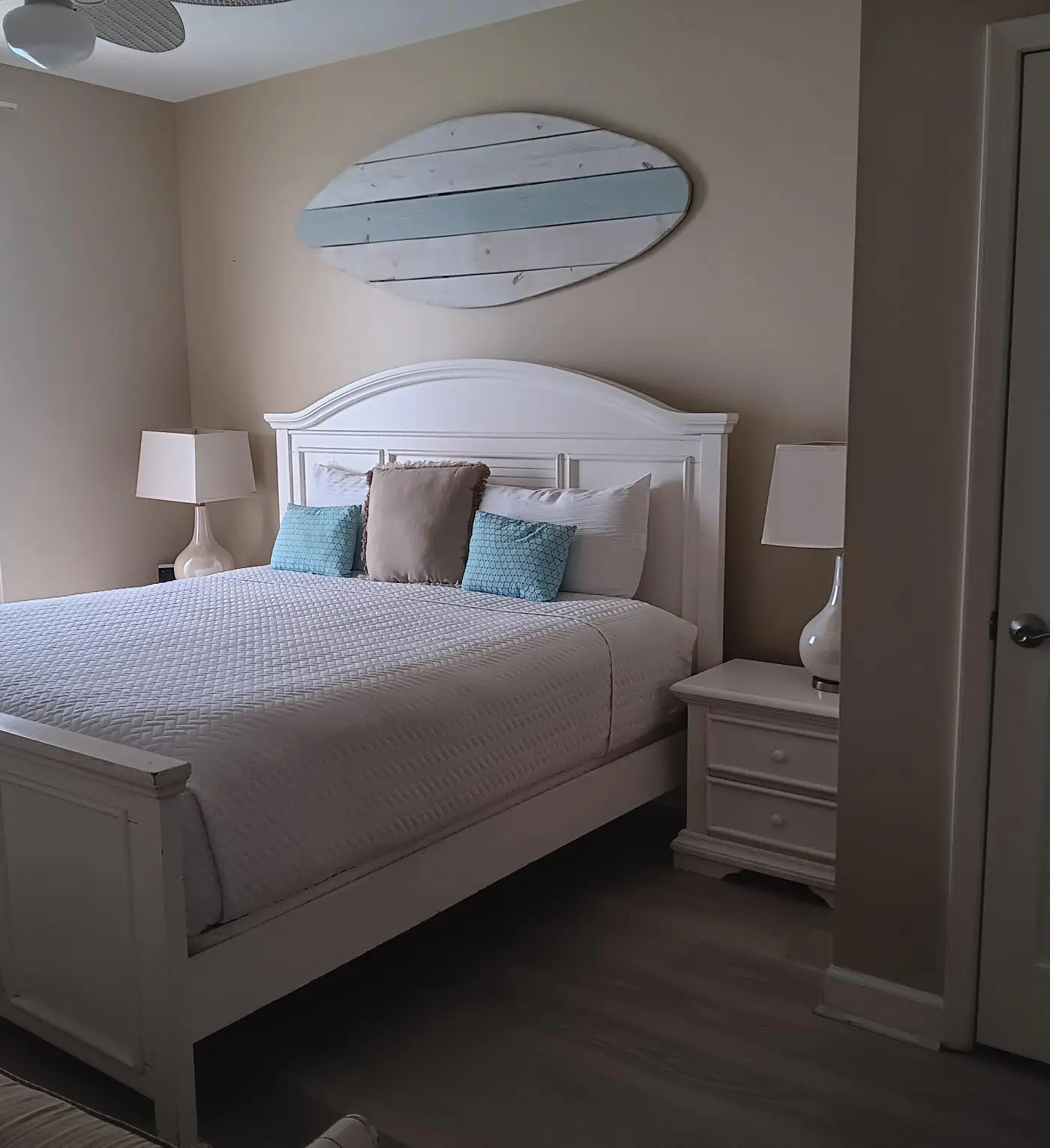 Coastal condo, close to beaches, shared pools