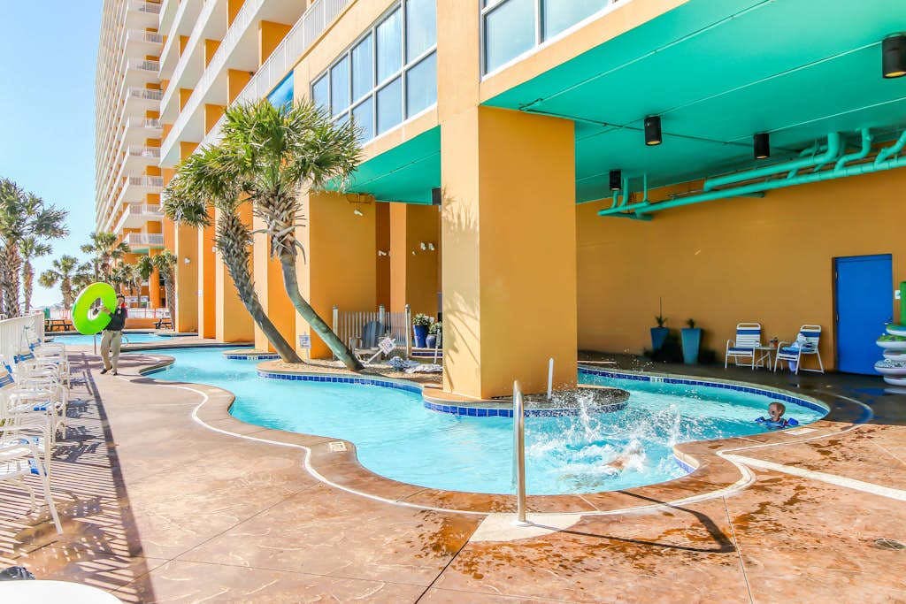 Coastal condo, close to beaches, shared pools