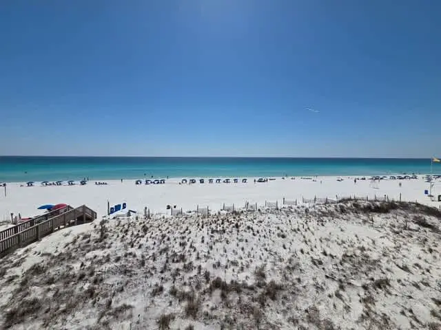 Vibrant 3BR gulf front condo with beach access