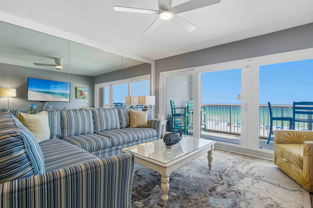 Vibrant 3BR gulf front condo with beach access