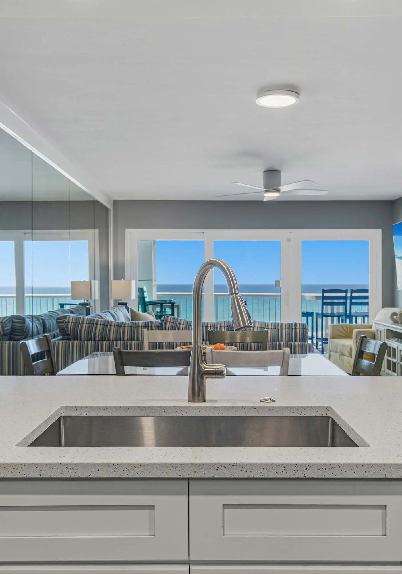 Vibrant 3BR gulf front condo with beach access