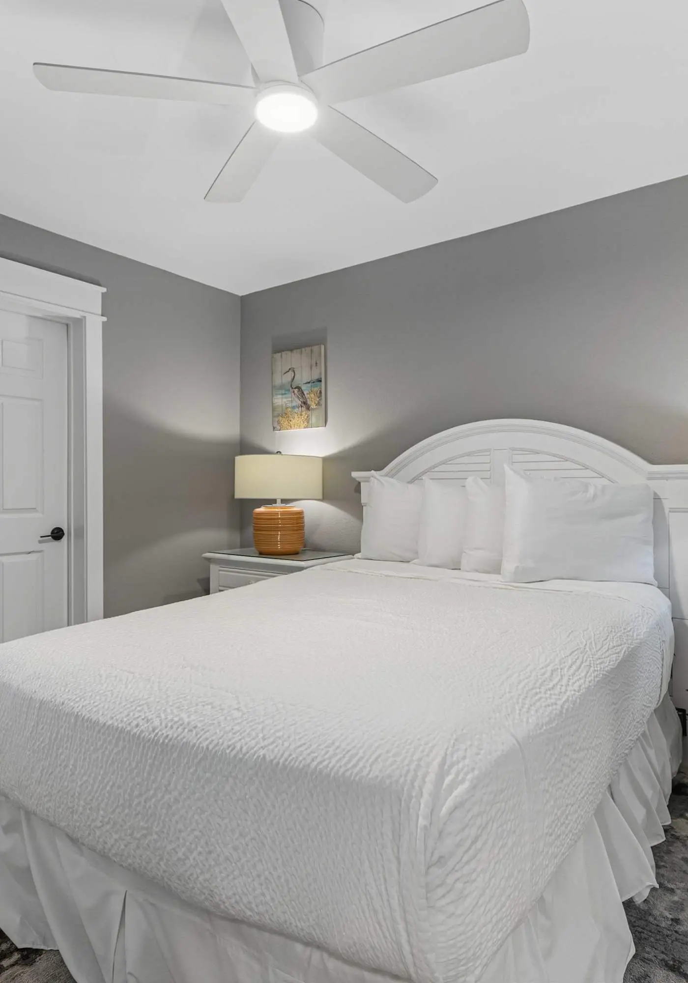 Vibrant 3BR gulf front condo with beach access