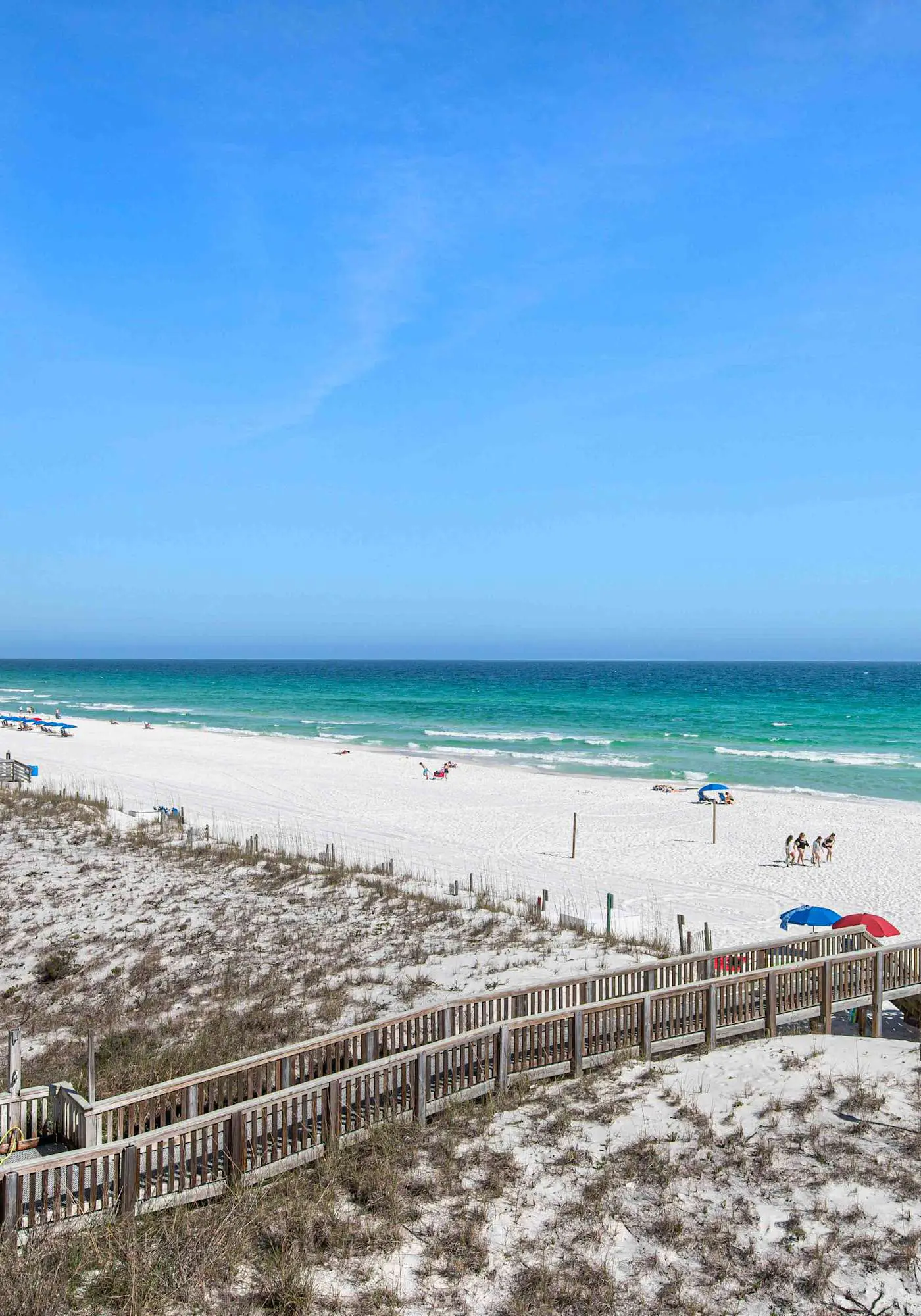 Vibrant 3BR gulf front condo with beach access