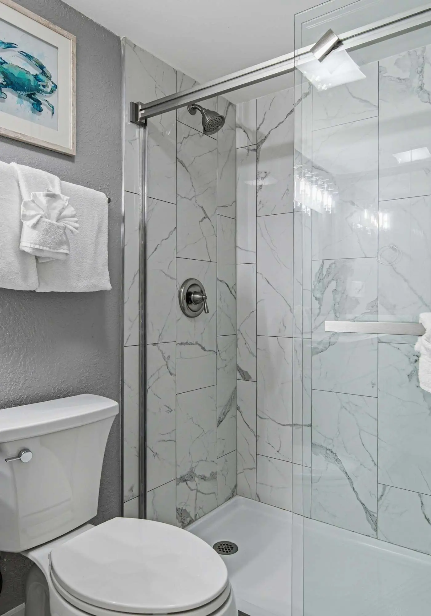 Vibrant 3BR gulf front condo with beach access