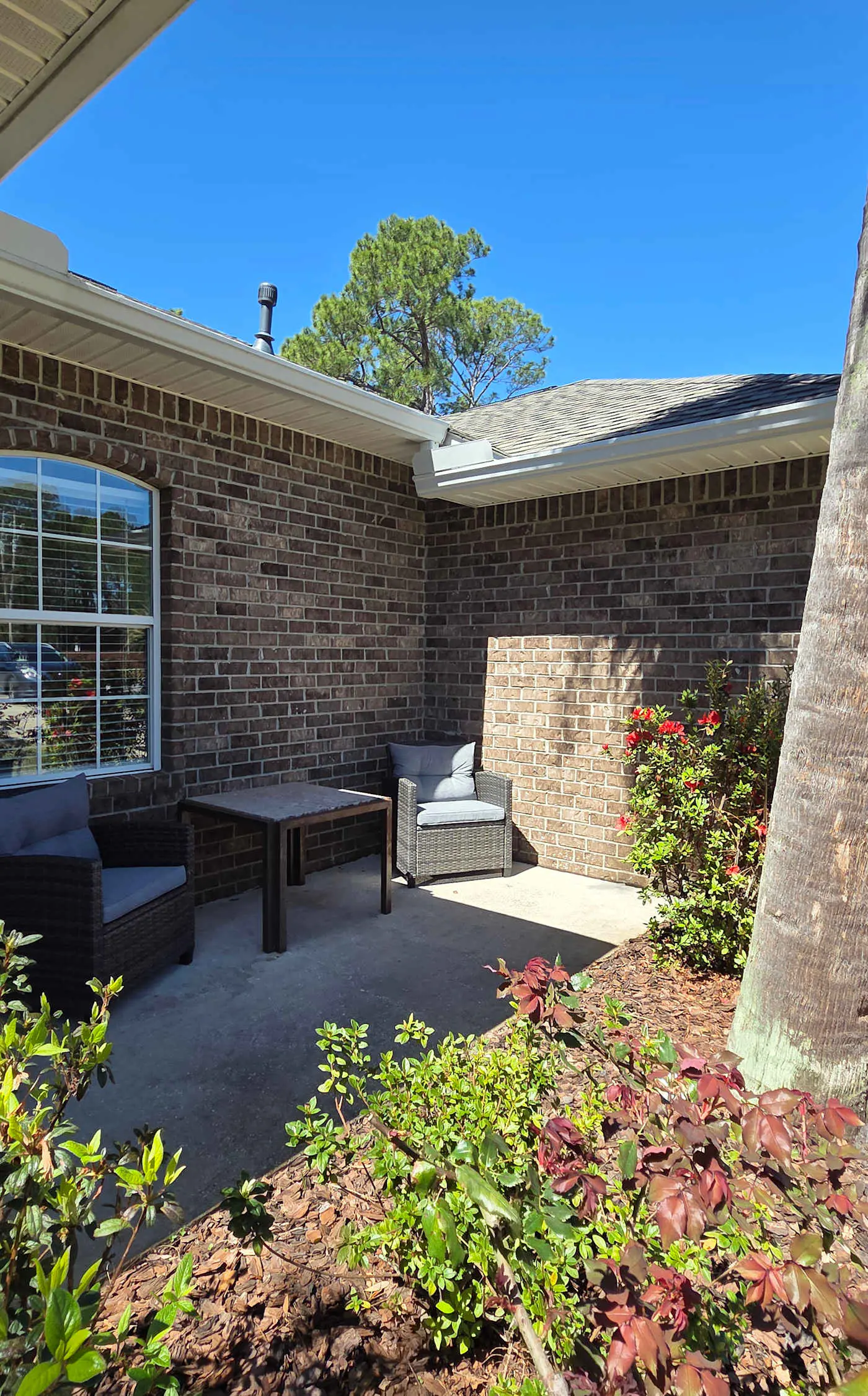 Spacious home near beaches and shopping