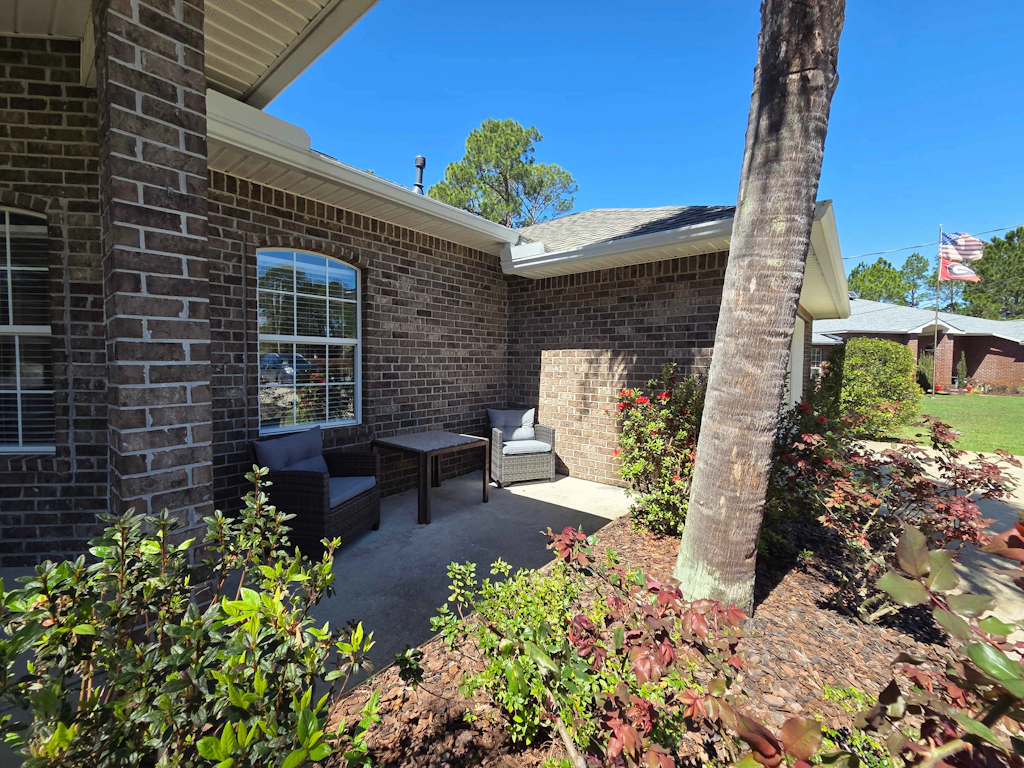 Spacious home near beaches and shopping