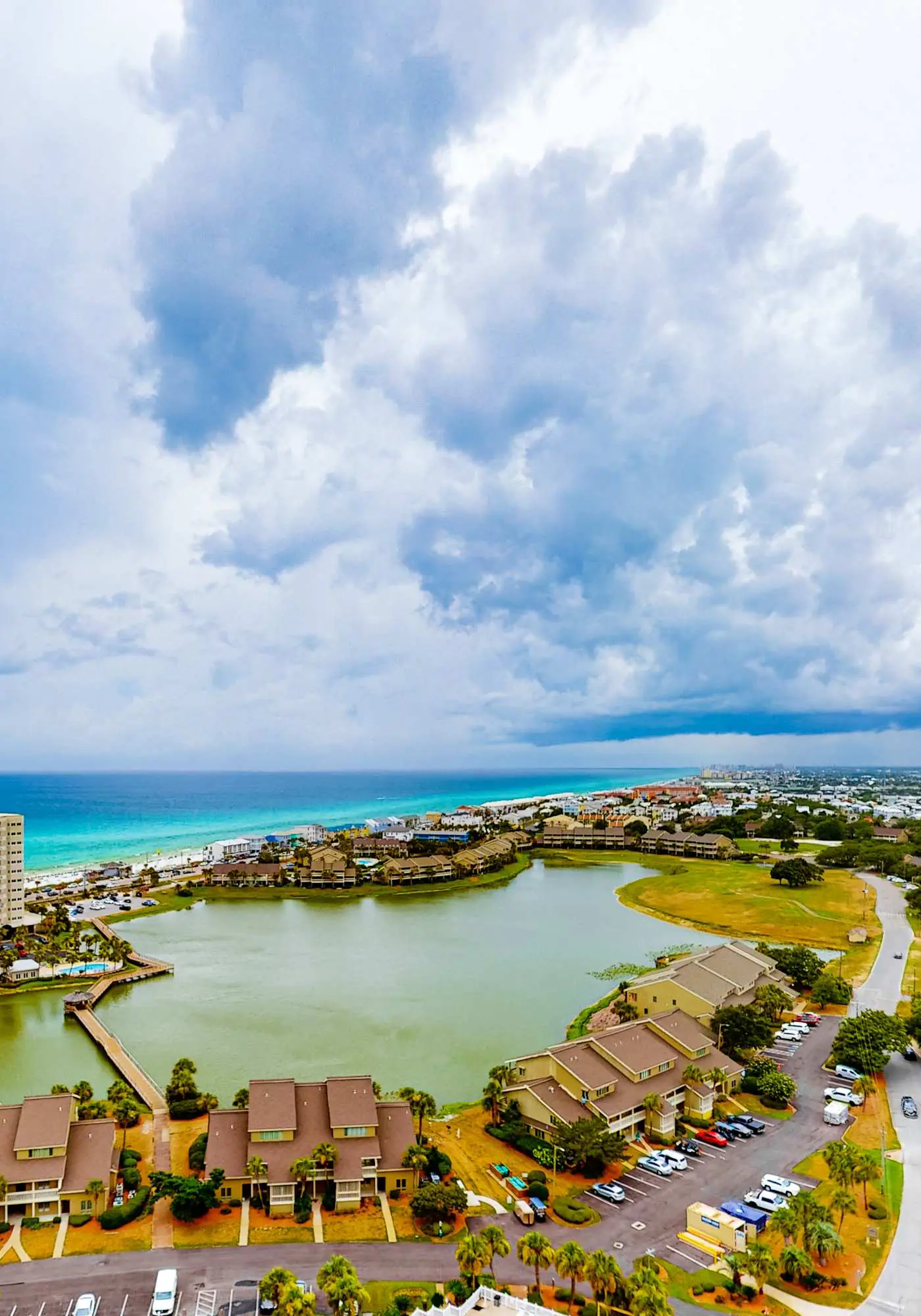 Stylish condo with gulf views, pool and gym!