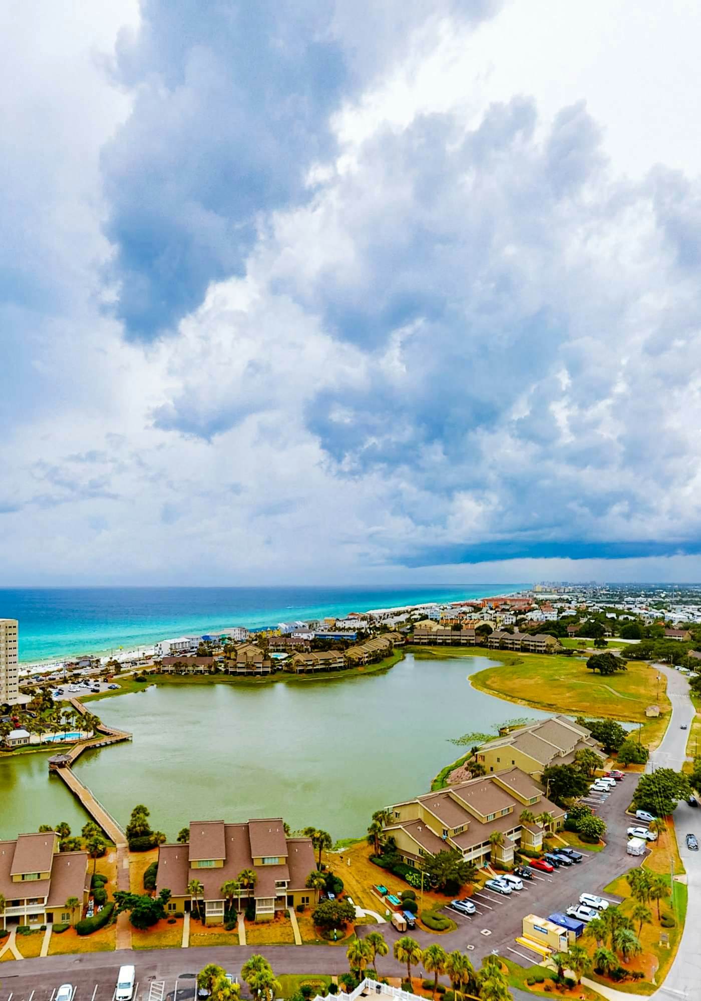Stylish condo with gulf views, pool and gym!