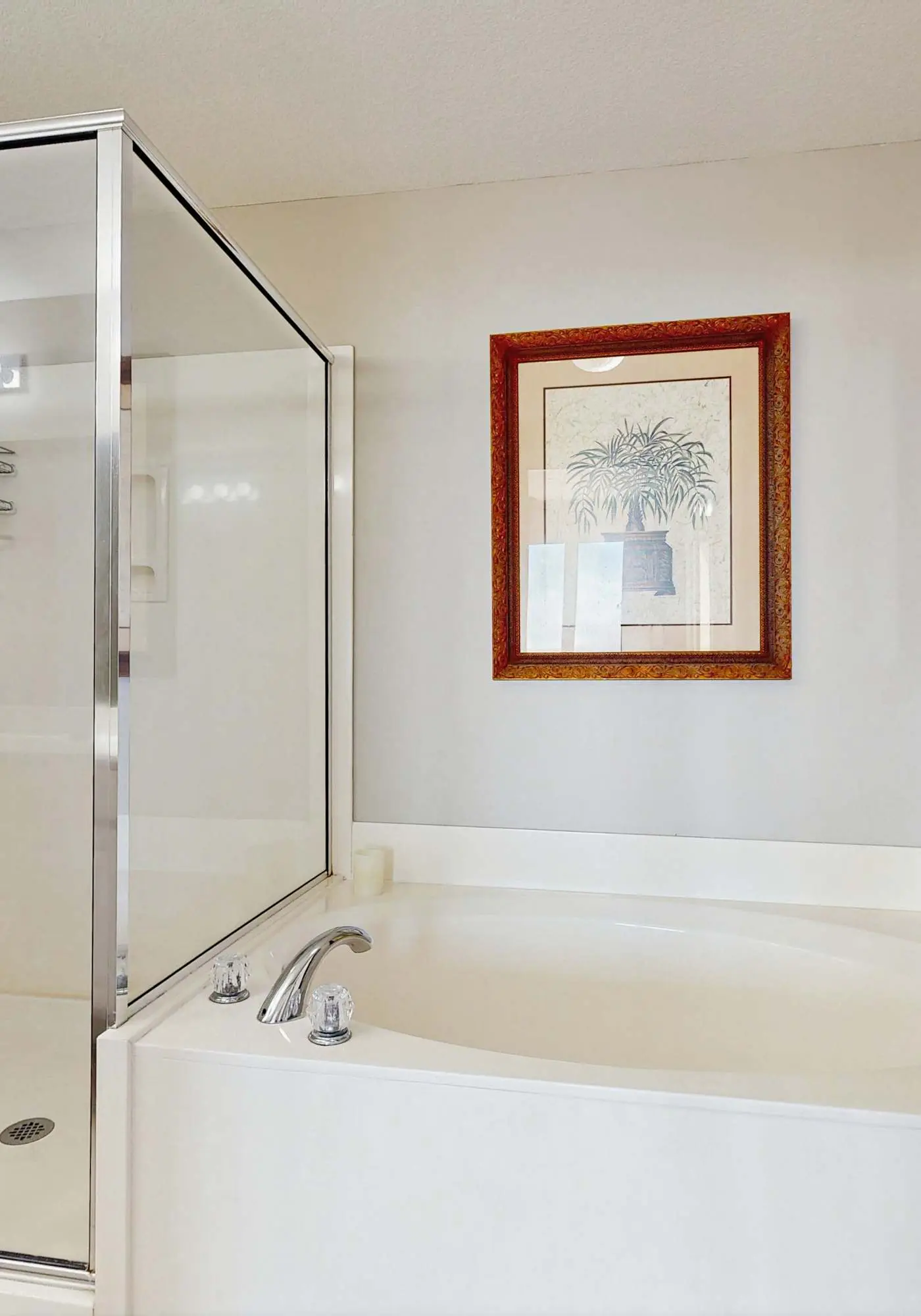 Stylish condo with gulf views, pool and gym!