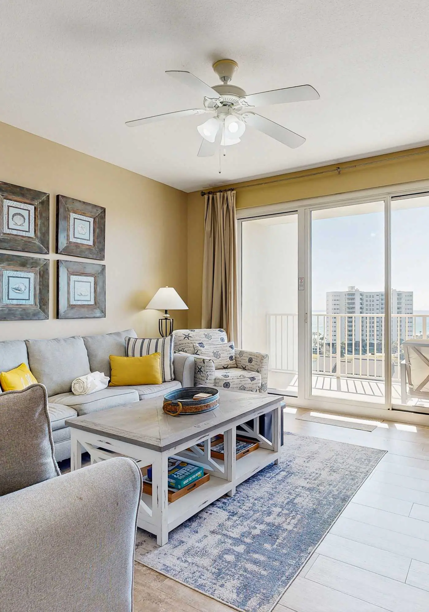 Stylish condo with gulf views, pool and gym!