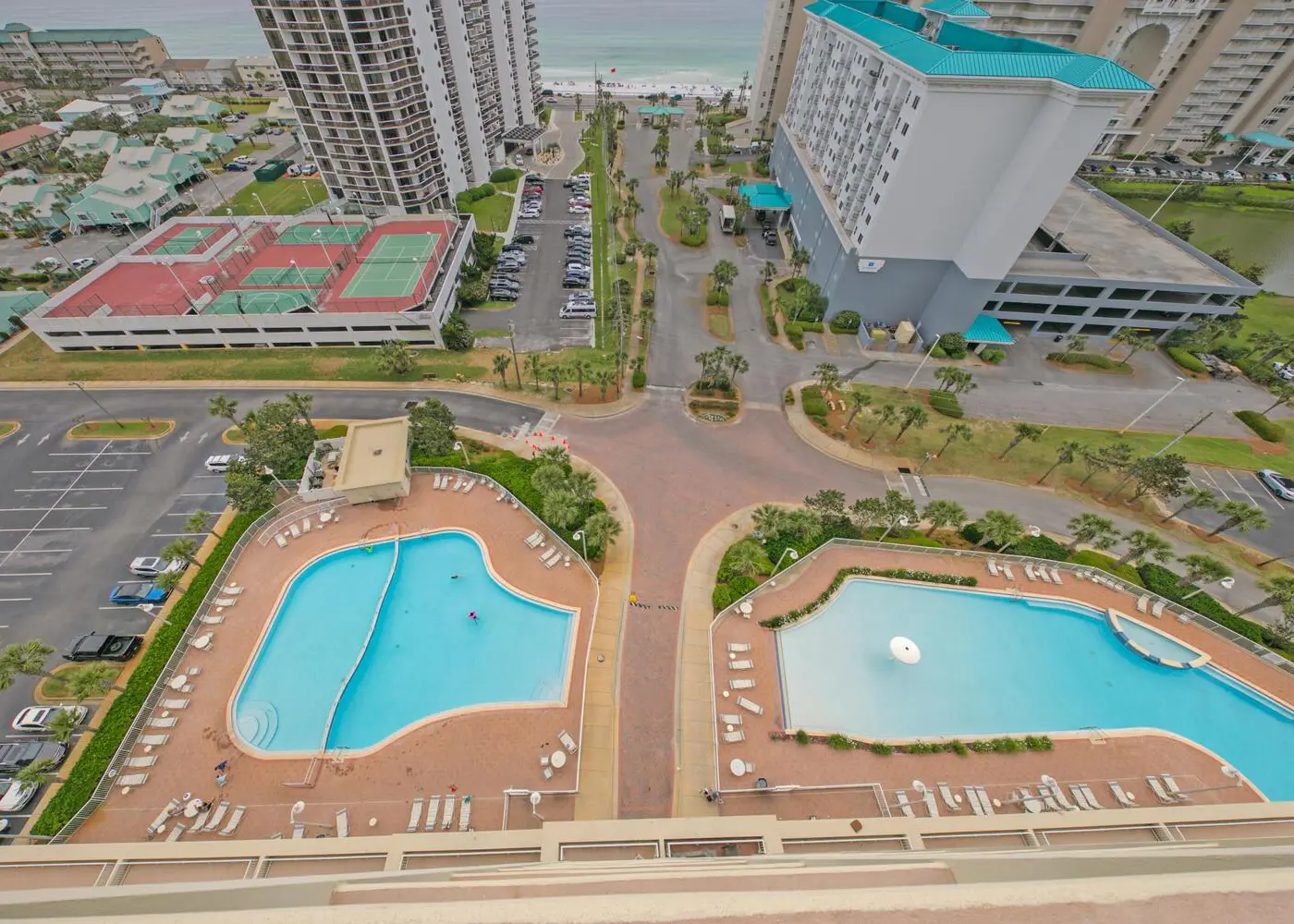 Spacious condo with gulf views, Gym, Shopping