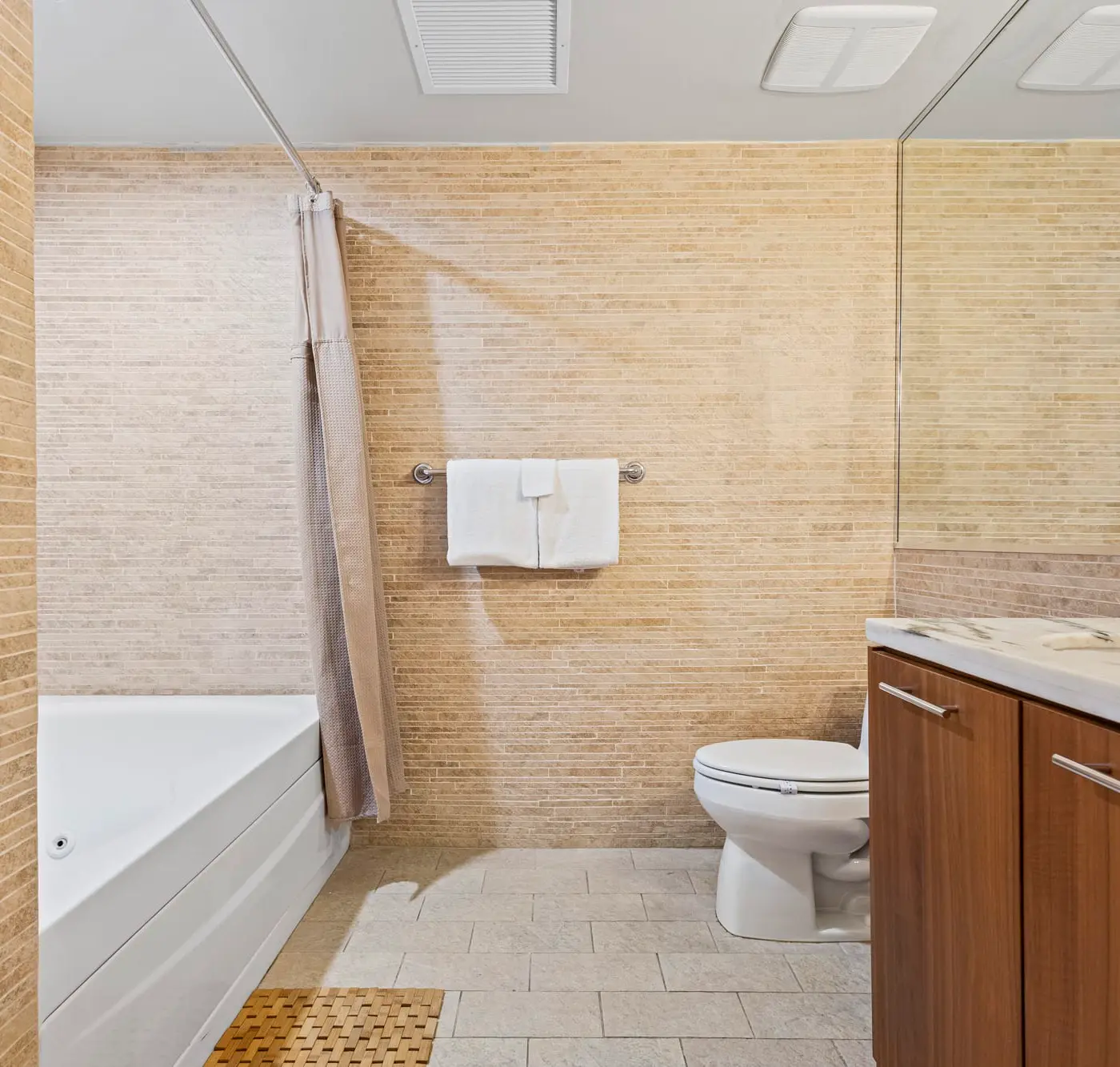 Breathtaking Biscayne Bay Views, Central in Miami