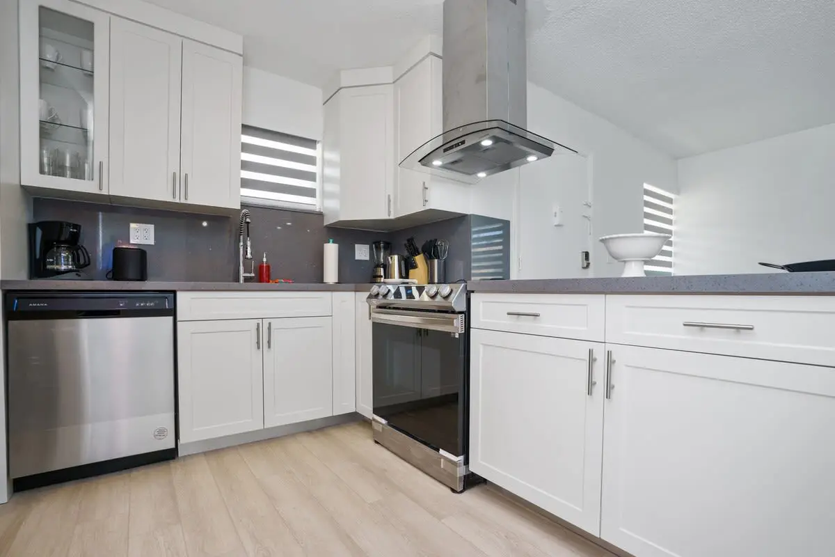 Cozy Blue Door Duplex, Central in Cutler Bay
