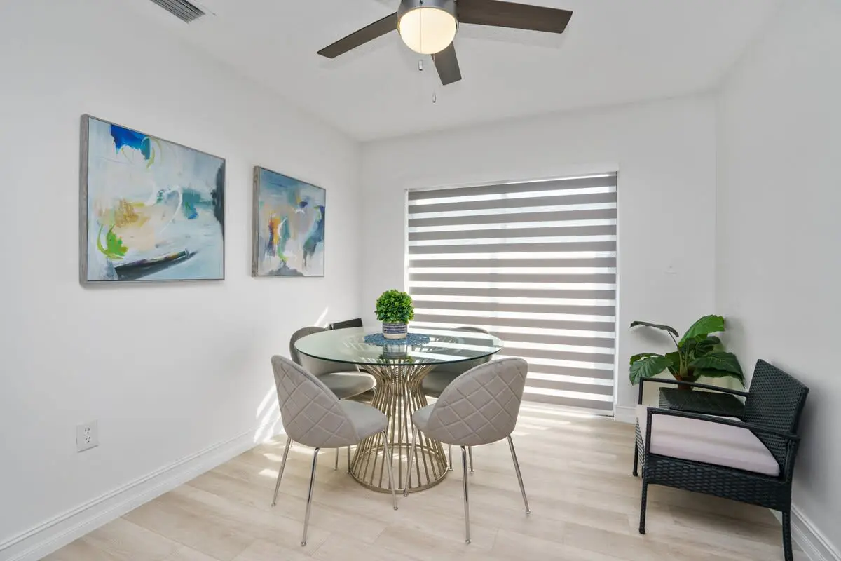 Cozy Blue Door Duplex, Central in Cutler Bay