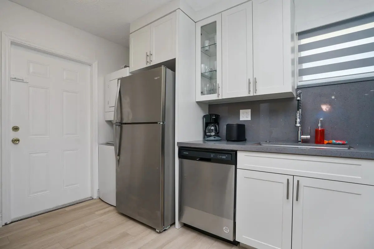 Cozy Blue Door Duplex, Central in Cutler Bay