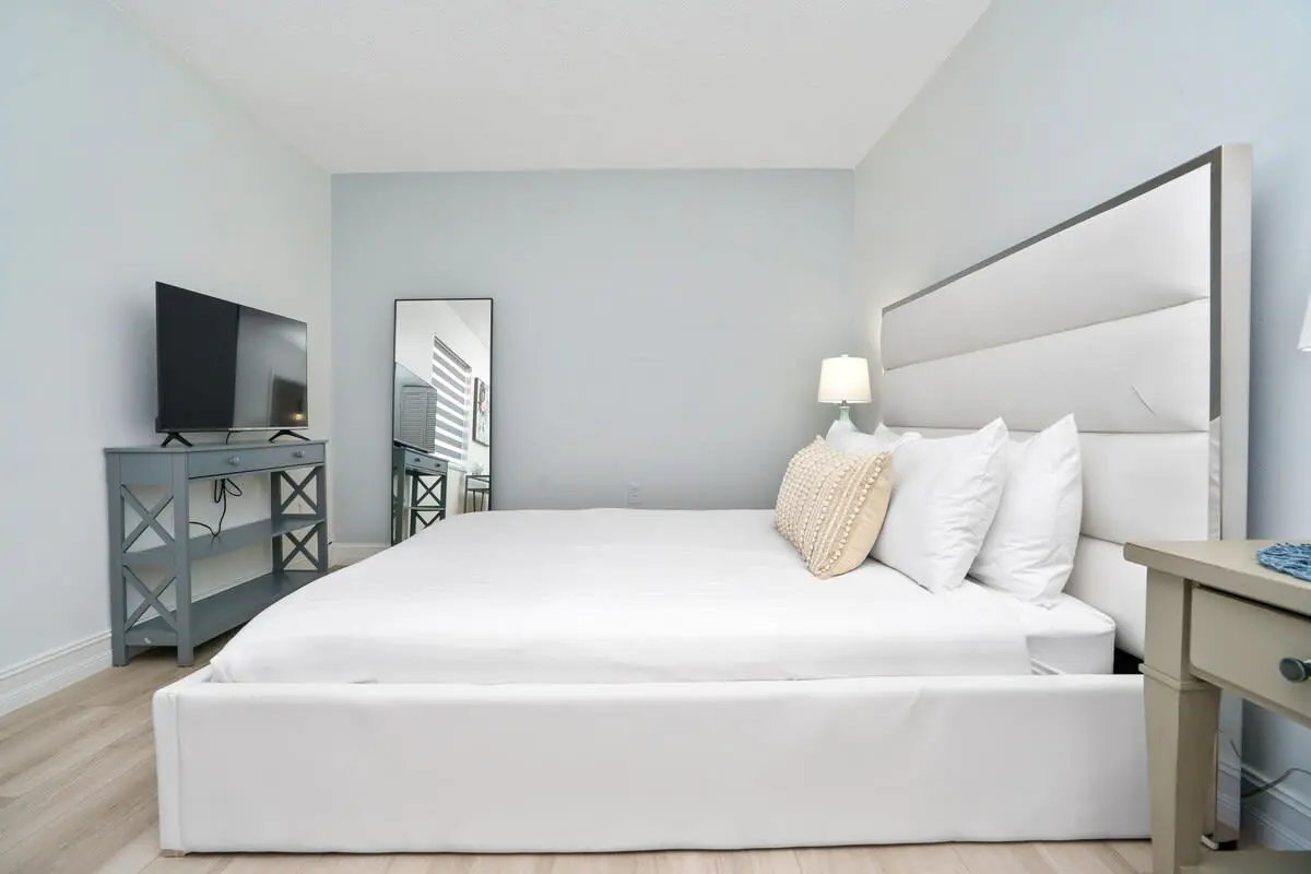 Cozy Blue Door Duplex, Central in Cutler Bay