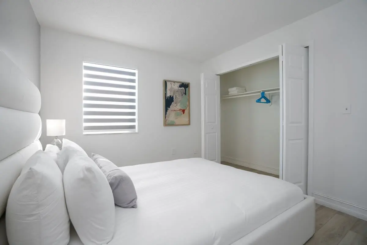 Cozy Blue Door Duplex, Central in Cutler Bay