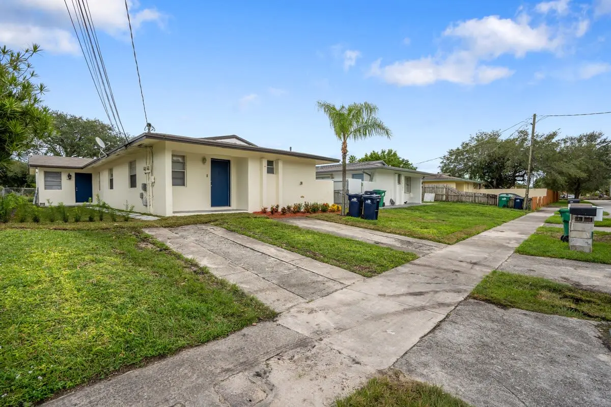 Cozy Blue Door Duplex, Central in Cutler Bay