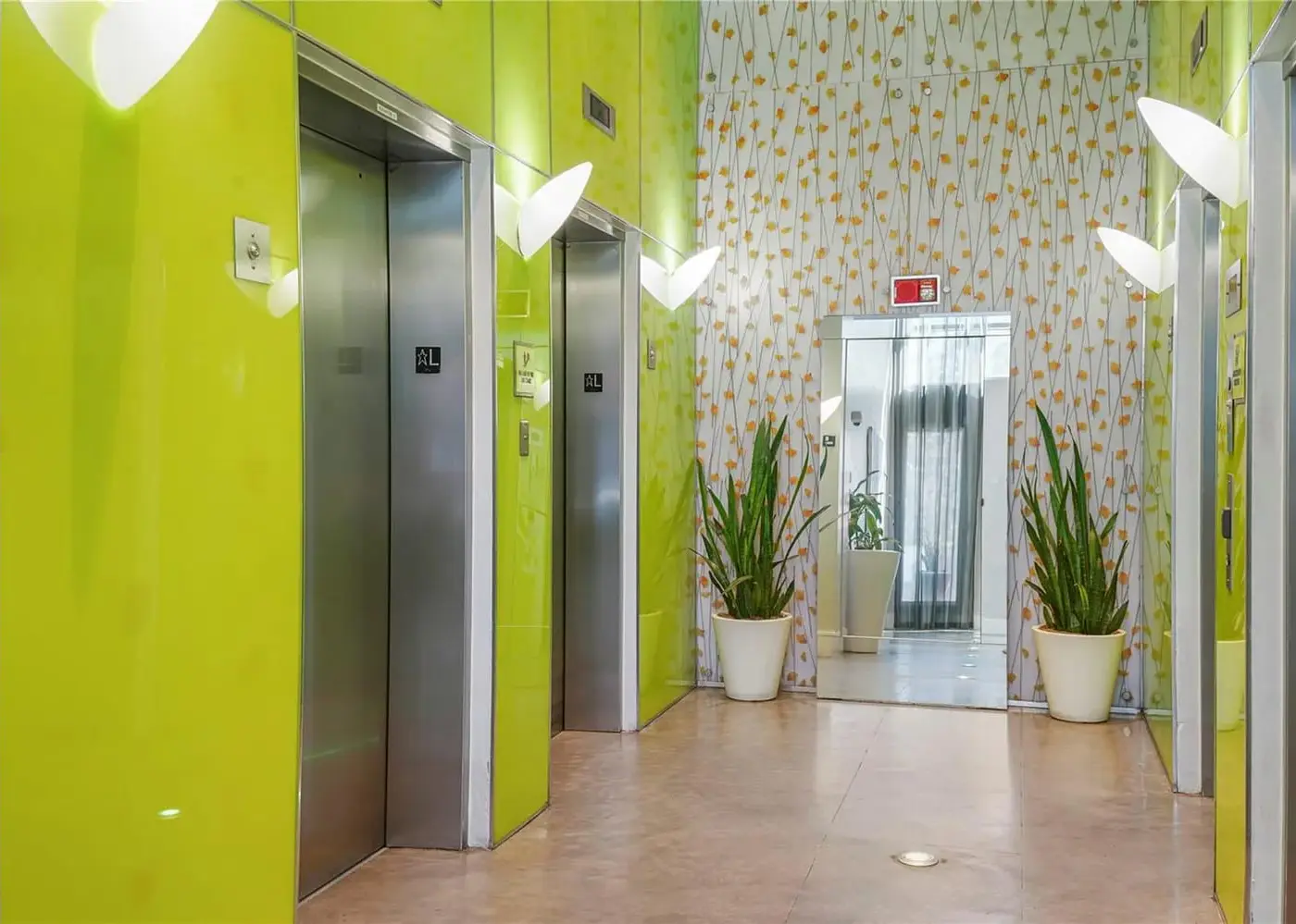 Center Stage, Chic, Downtown Miami 1 Block to Bay