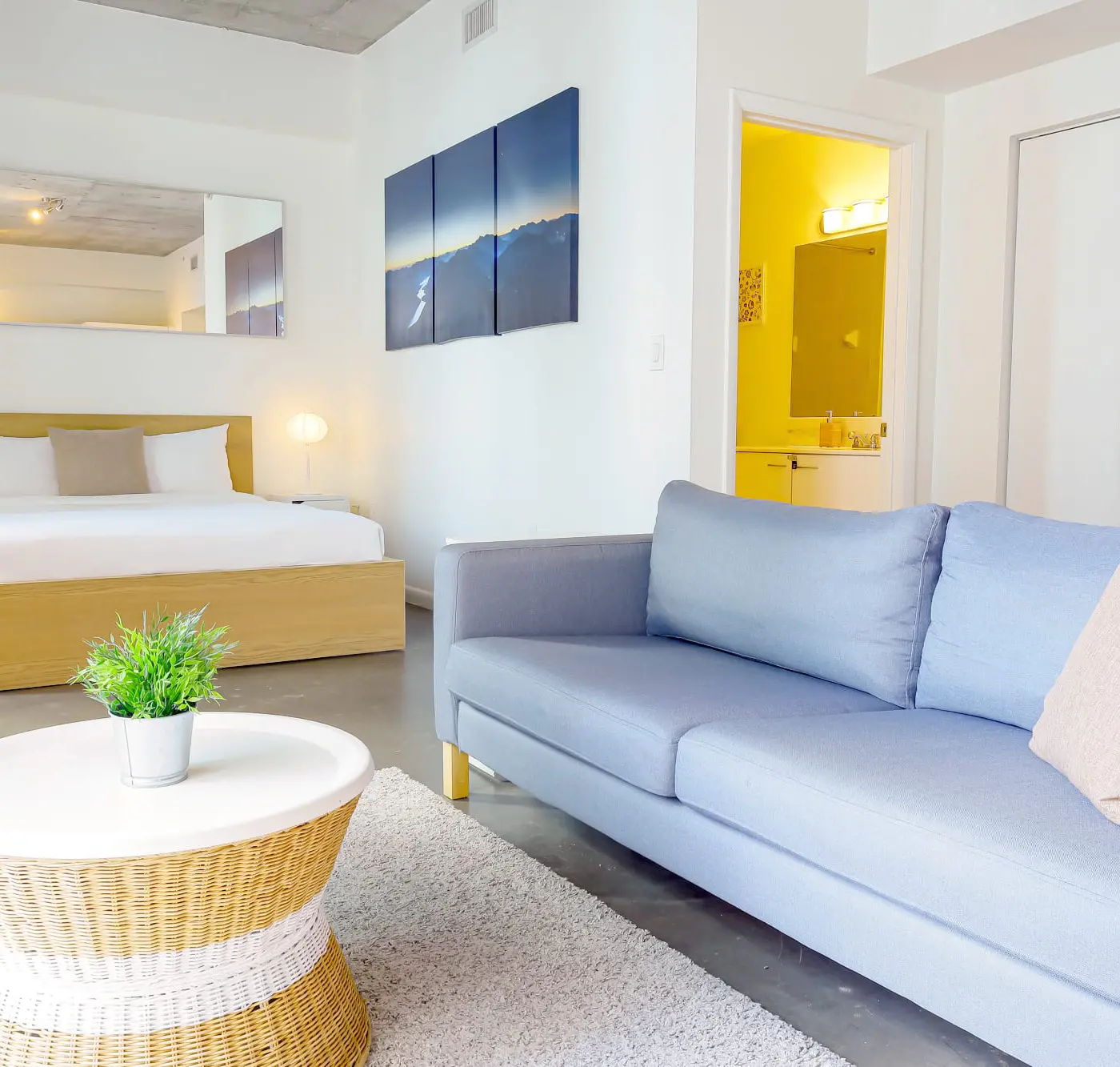 Center Stage, Chic, Downtown Miami 1 Block to Bay