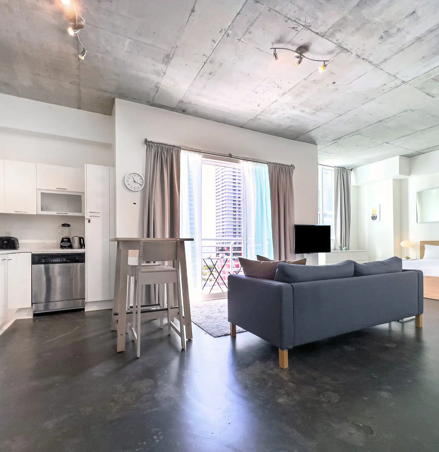 Center Stage, Chic, Downtown Miami 1 Block to Bay