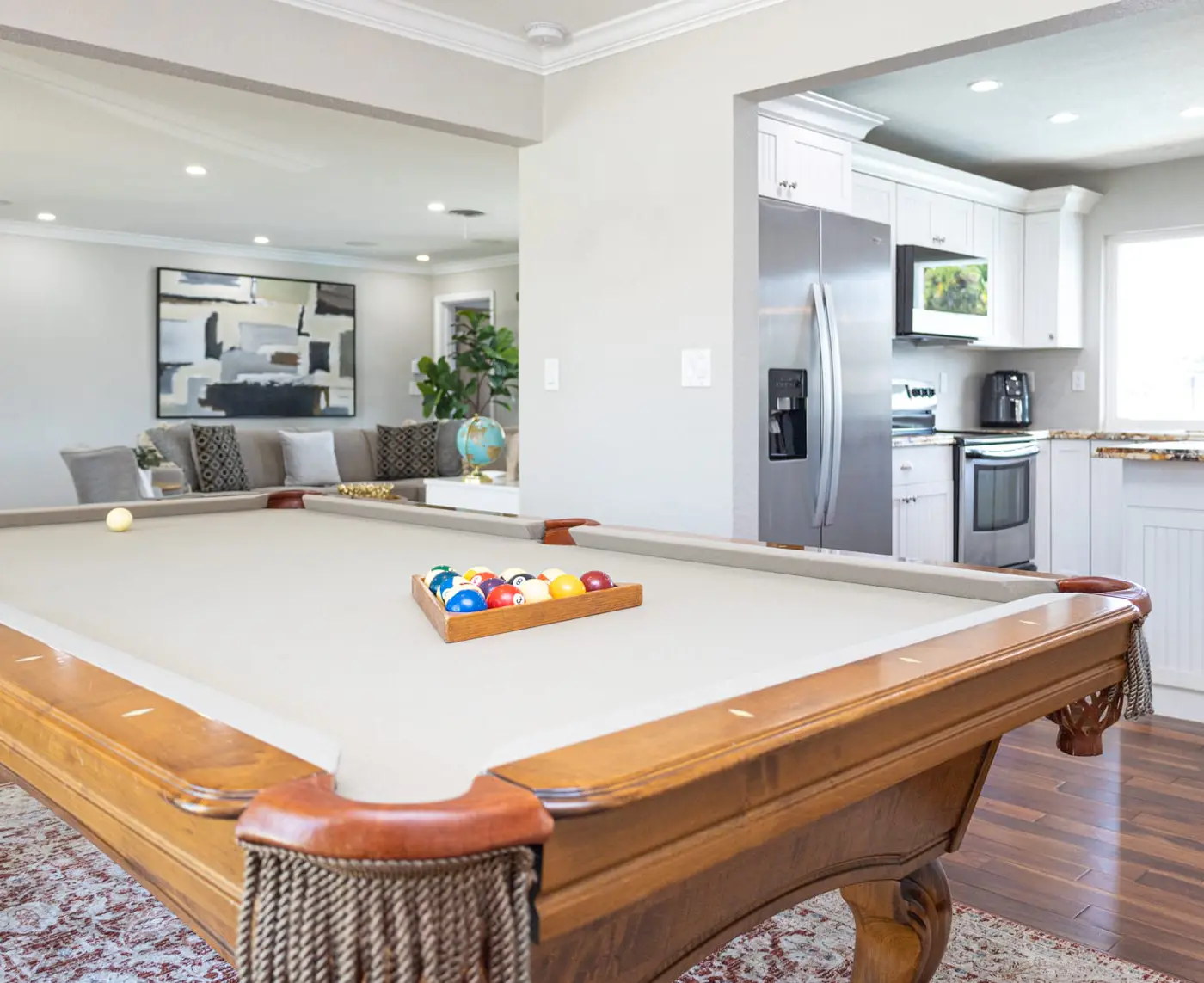 Dockside Daydreams, Cozy, Canal Front with Pool