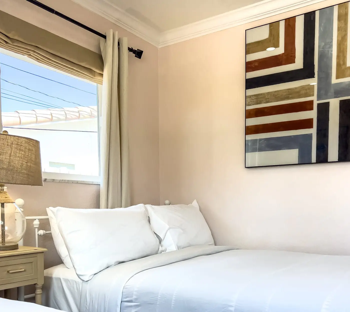 Dockside Daydreams, Cozy, Canal Front with Pool