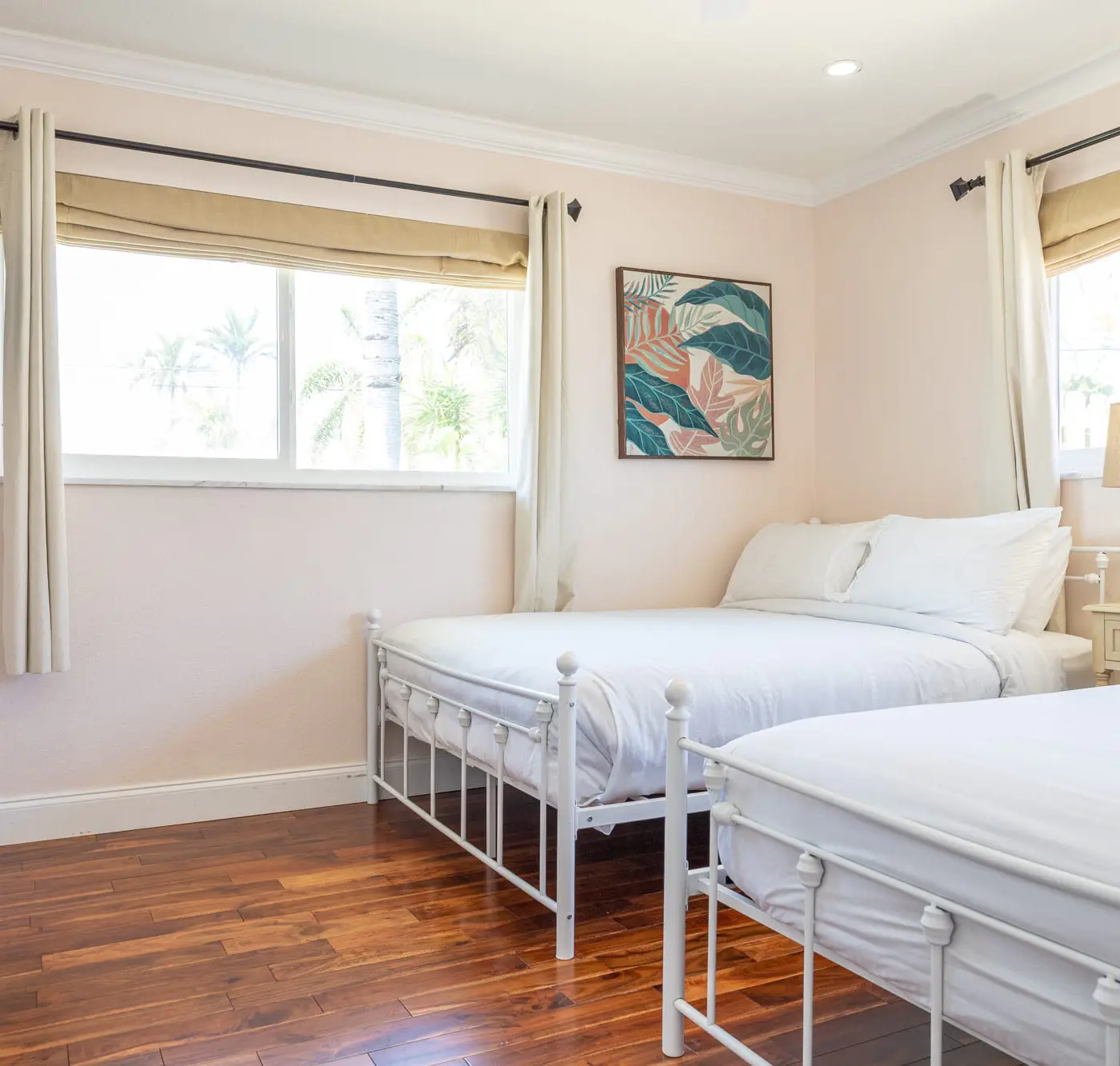 Dockside Daydreams, Cozy, Canal Front with Pool