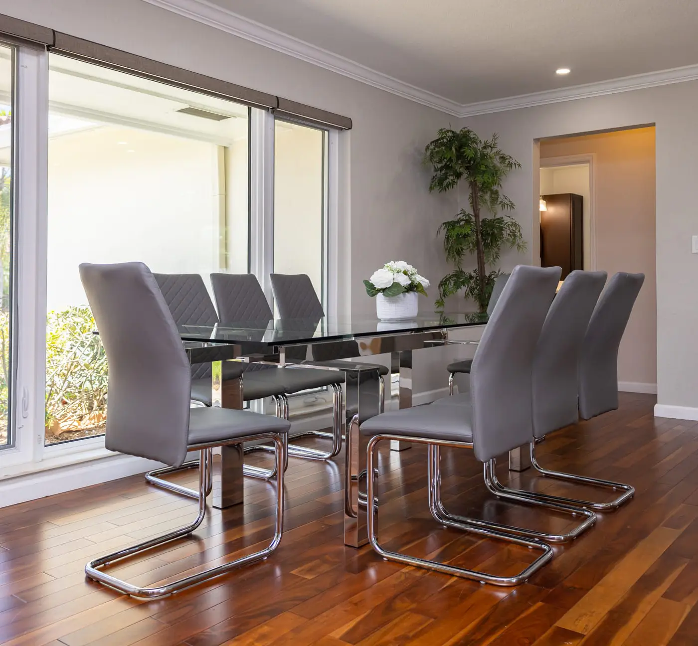 Dockside Daydreams, Cozy, Canal Front with Pool