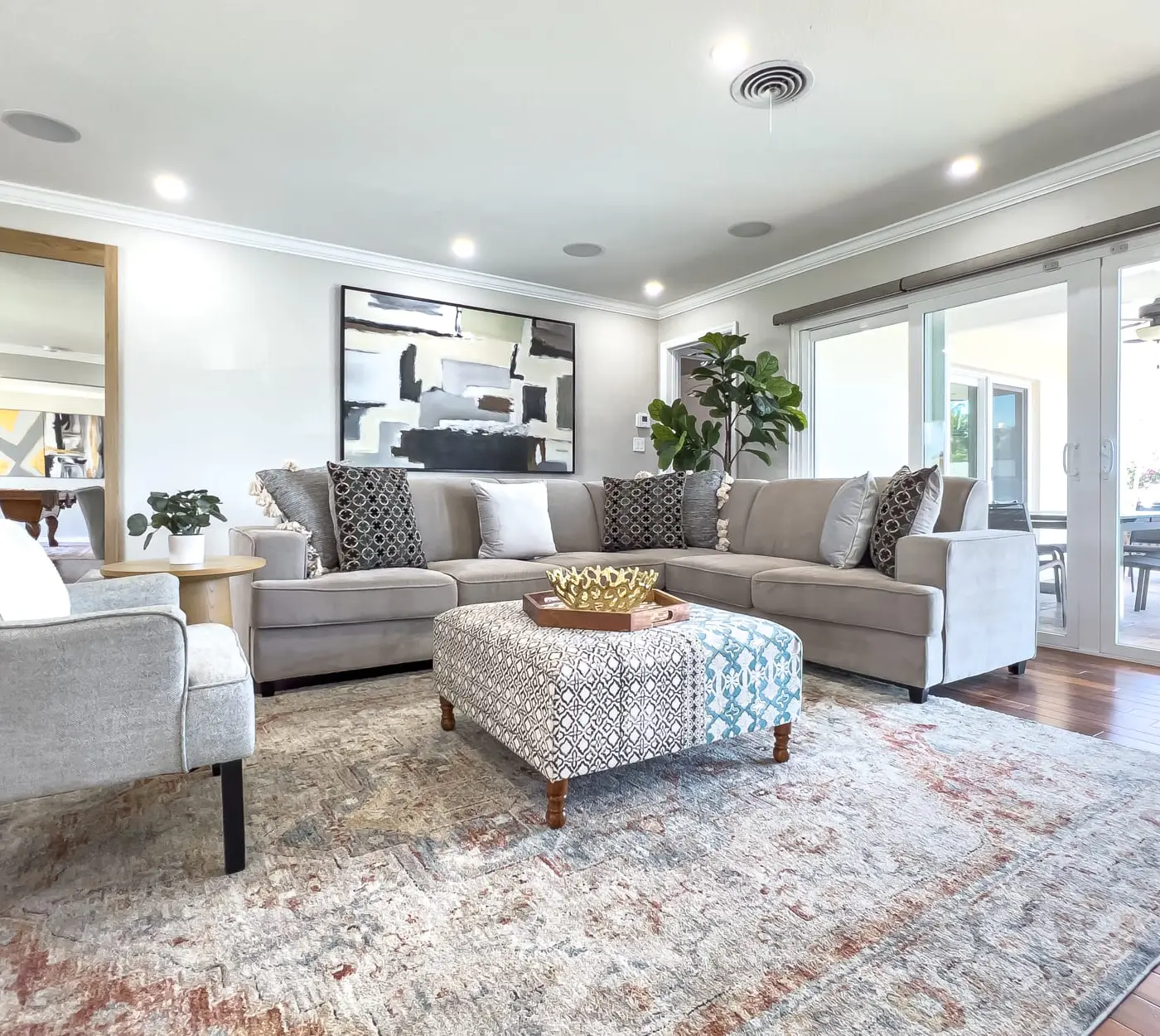 Dockside Daydreams, Cozy, Canal Front with Pool