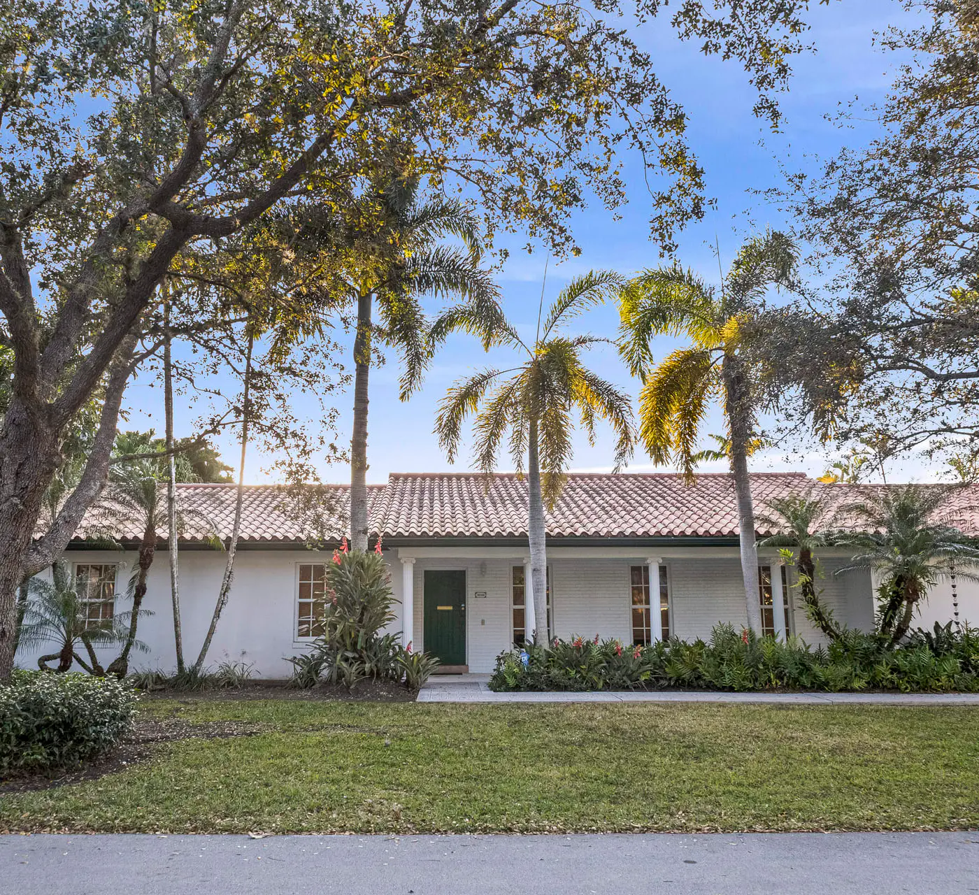 Tranquil Heirloom Hideaway, Pool in South Miami
