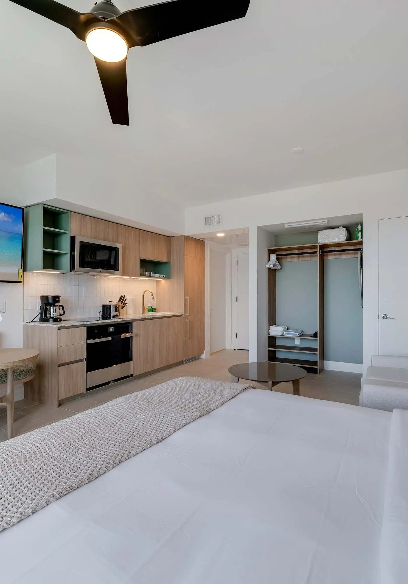 Bellini Breeze - Cozy, Central Miami, Pool and Gym