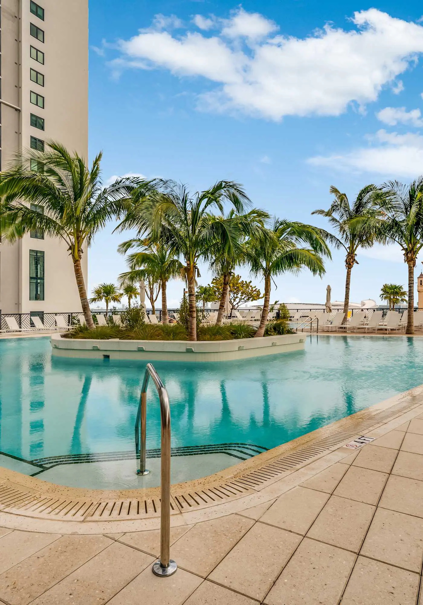 Bellini Breeze - Cozy, Central Miami, Pool and Gym