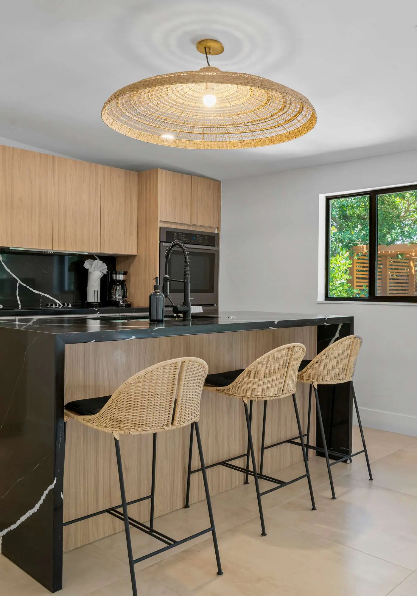 Casa Siesta, Modern, by Design District, Hot Tub
