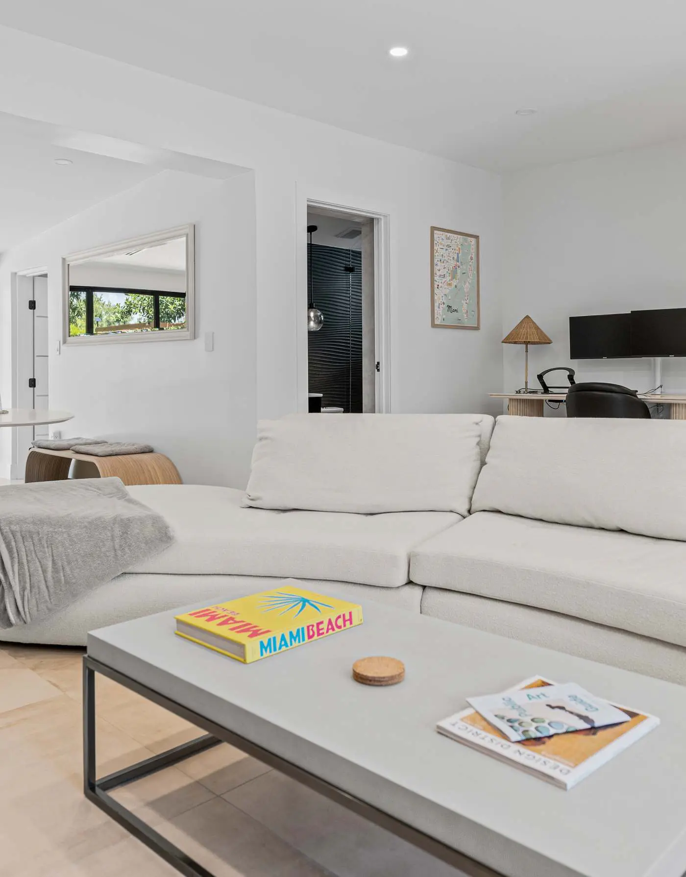 Casa Siesta, Modern, by Design District, Hot Tub