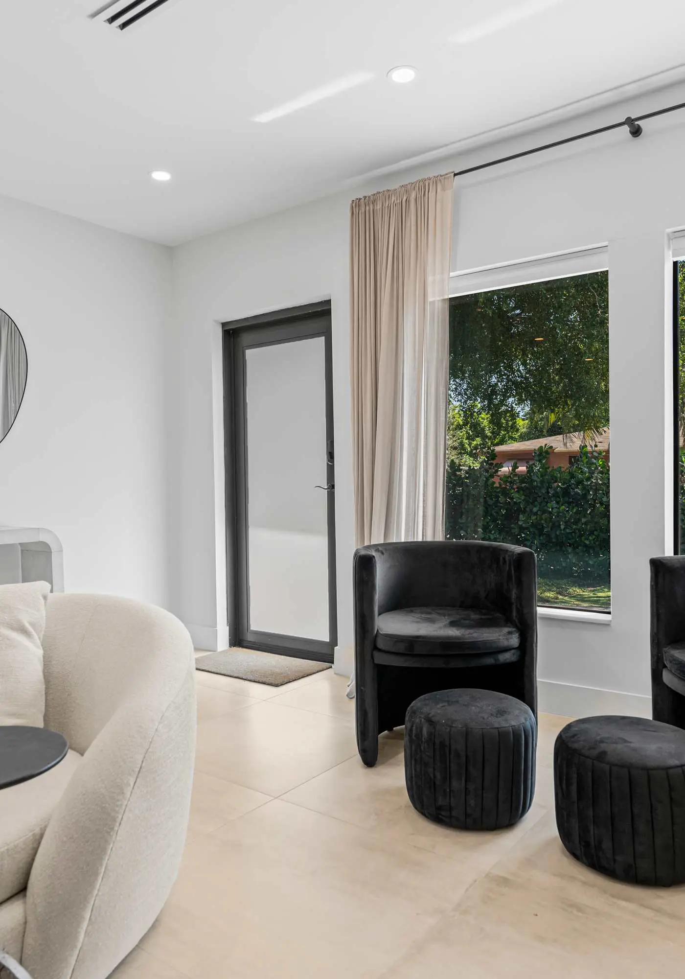 Casa Siesta, Modern, by Design District, Hot Tub