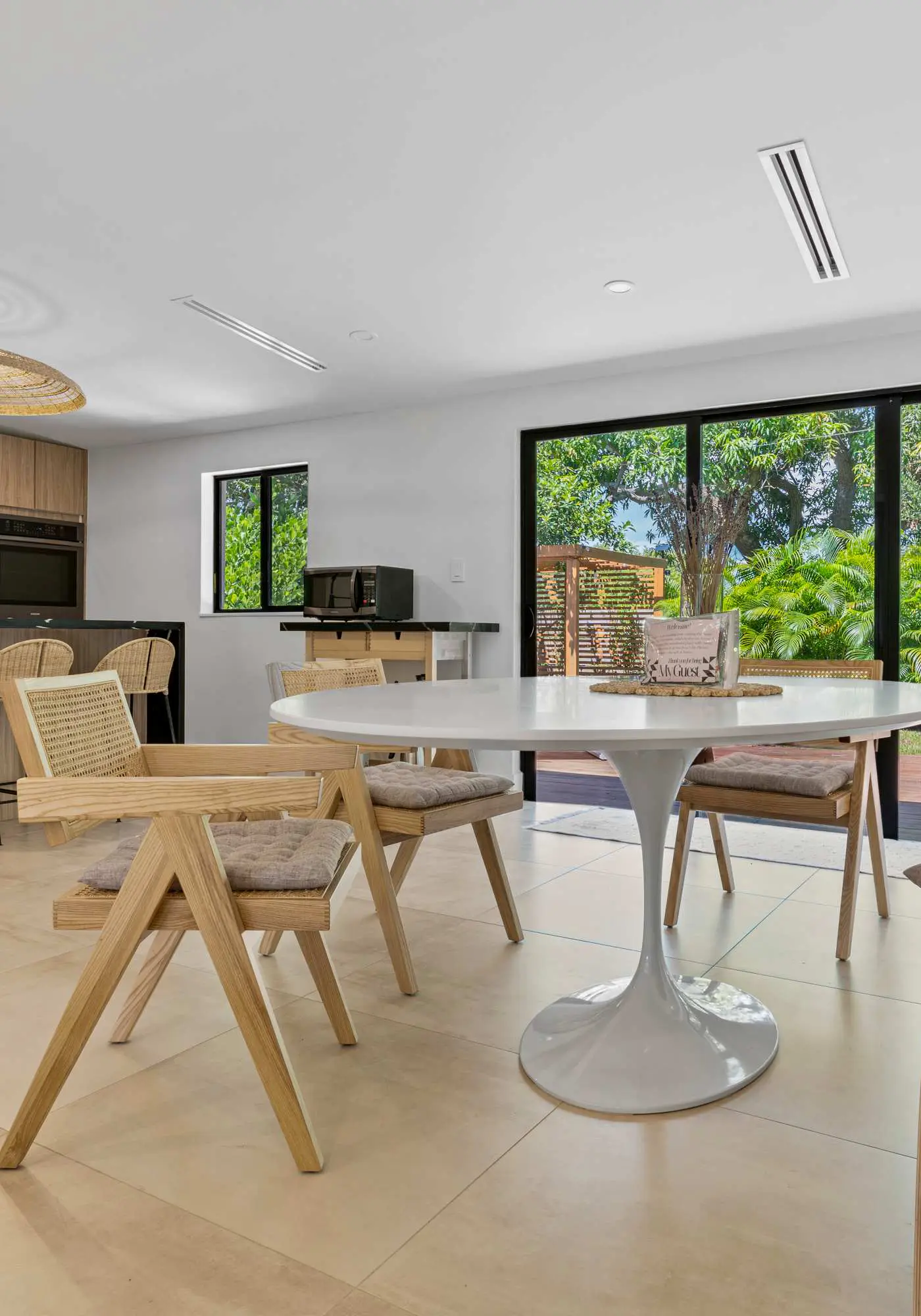 Casa Siesta, Modern, by Design District, Hot Tub